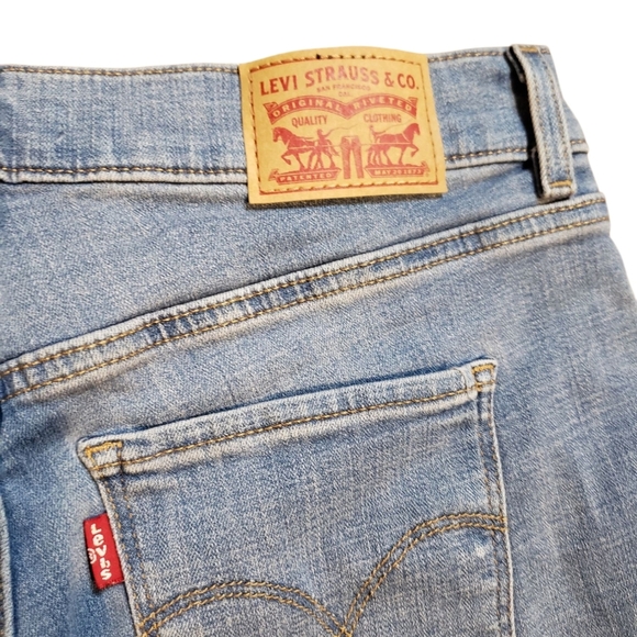 Levis Stretch Bermuda Shorts Size 28 - Picture 5 of 8